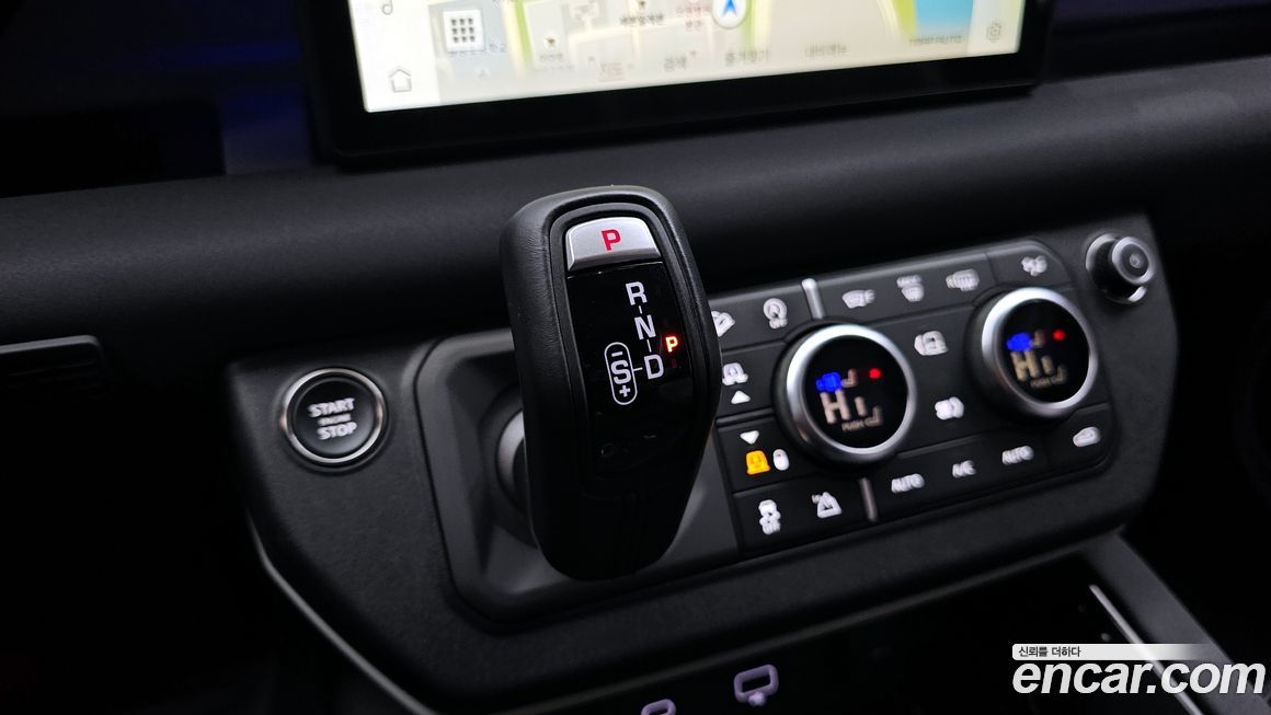 Land Rover Defender 2023