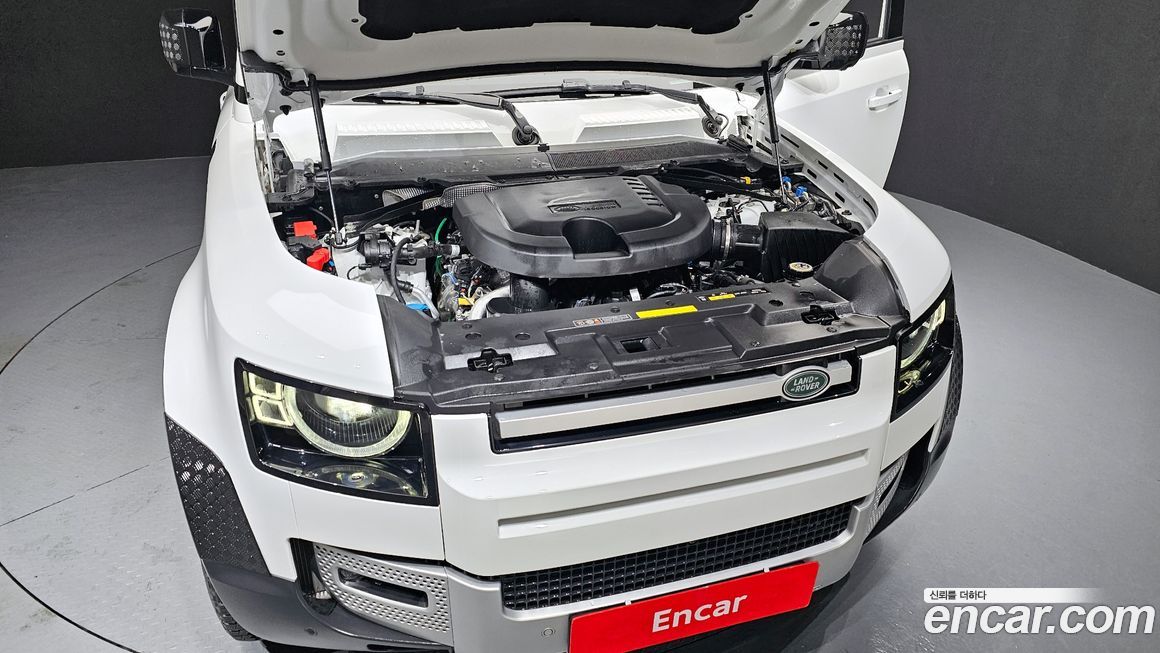 Land Rover Defender 2023