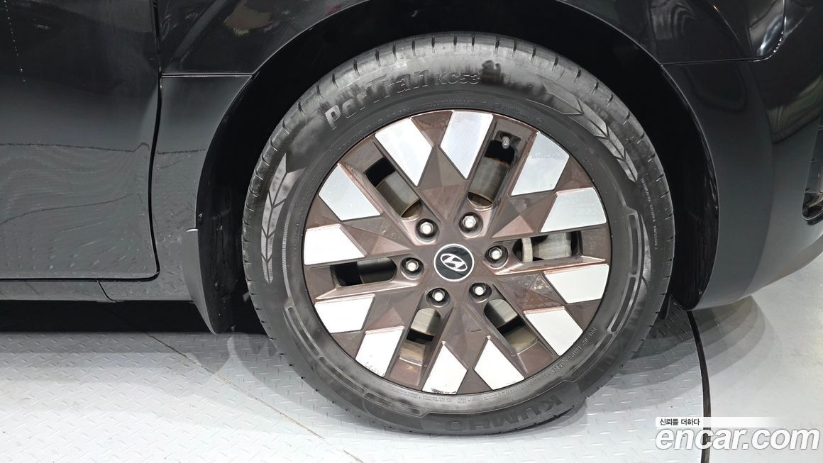 Hyundai Staria 2022