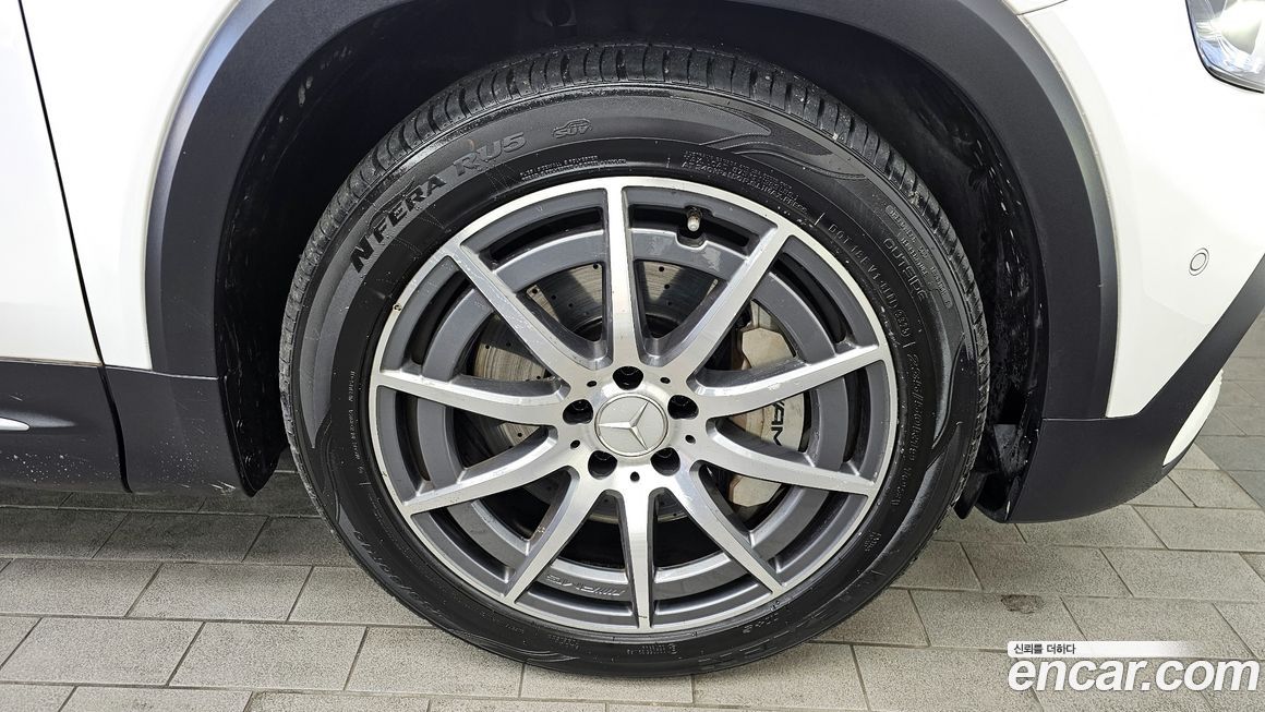 Mercedes-Benz GLB-Class 2021