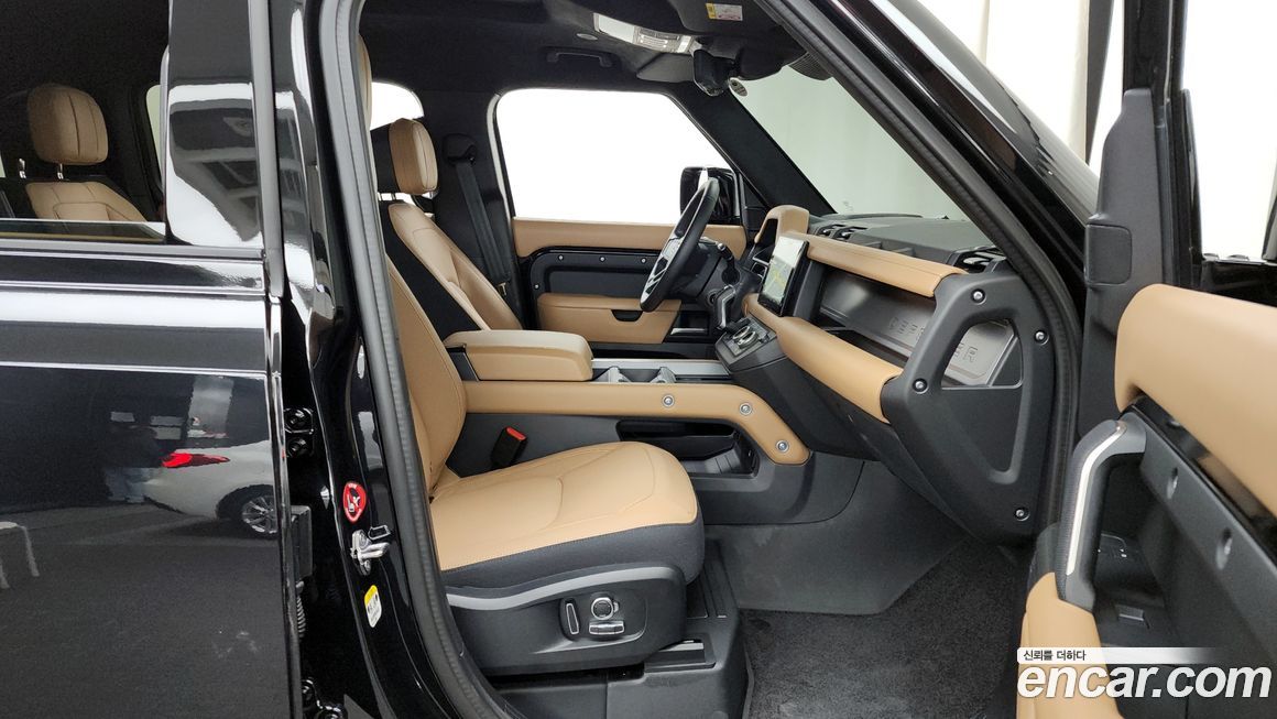 Land Rover Defender 2025