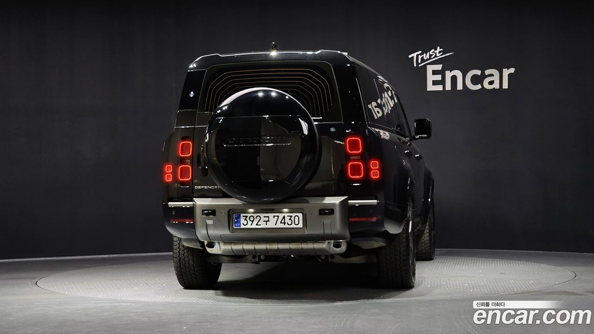 Land Rover Defender 2025