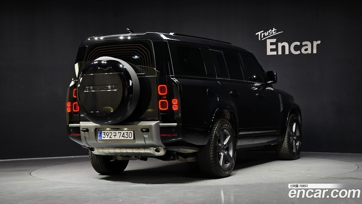 Land Rover Defender 2025