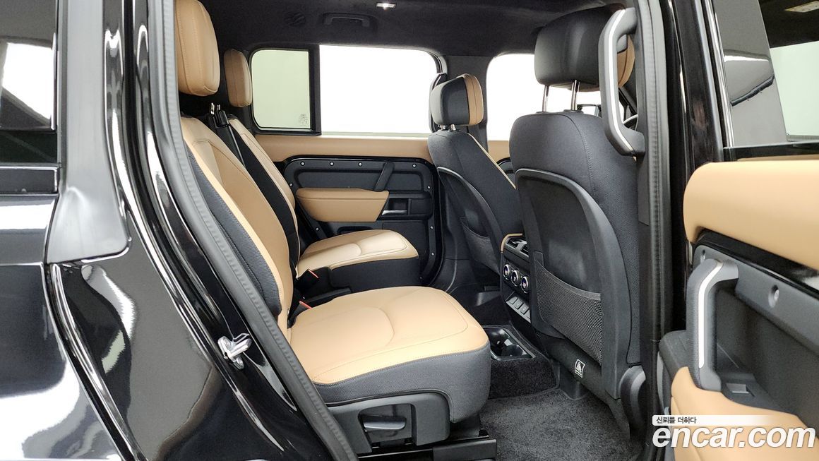 Land Rover Defender 2025