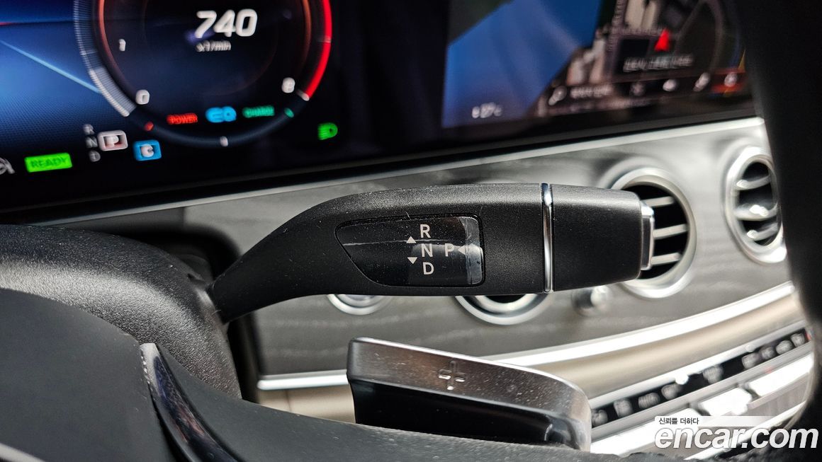 Mercedes-Benz E-Class 2022