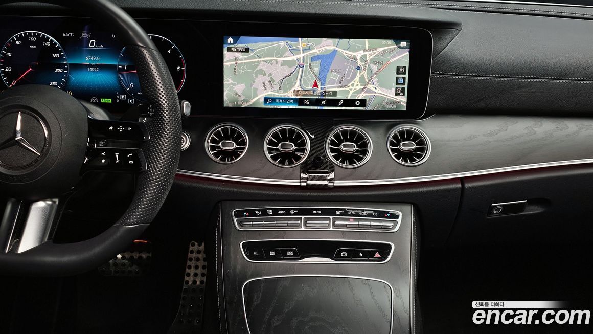 Mercedes-Benz E-Class 2022