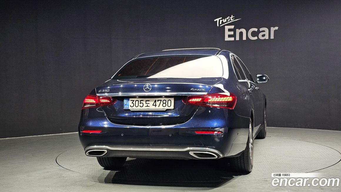 Mercedes-Benz E-Class 2022