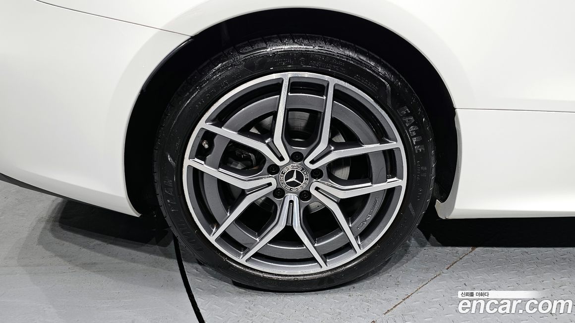 Mercedes-Benz E-Class 2022