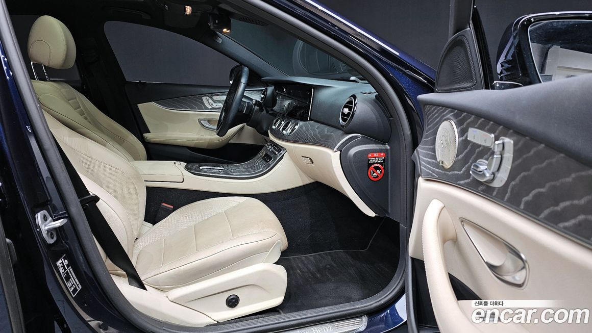 Mercedes-Benz E-Class 2022