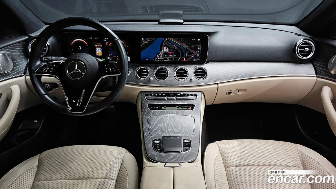 Mercedes-Benz E-Class 2022