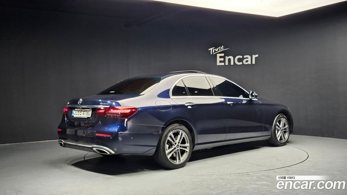 Mercedes-Benz E-Class 2022