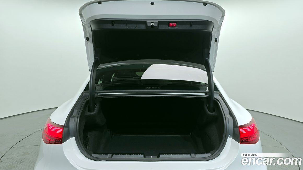 Mercedes-Benz EQE 2022