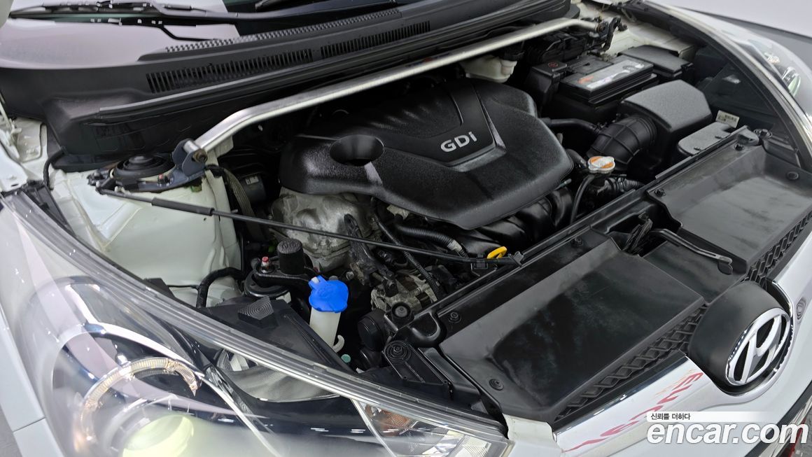 Hyundai Veloster 2012