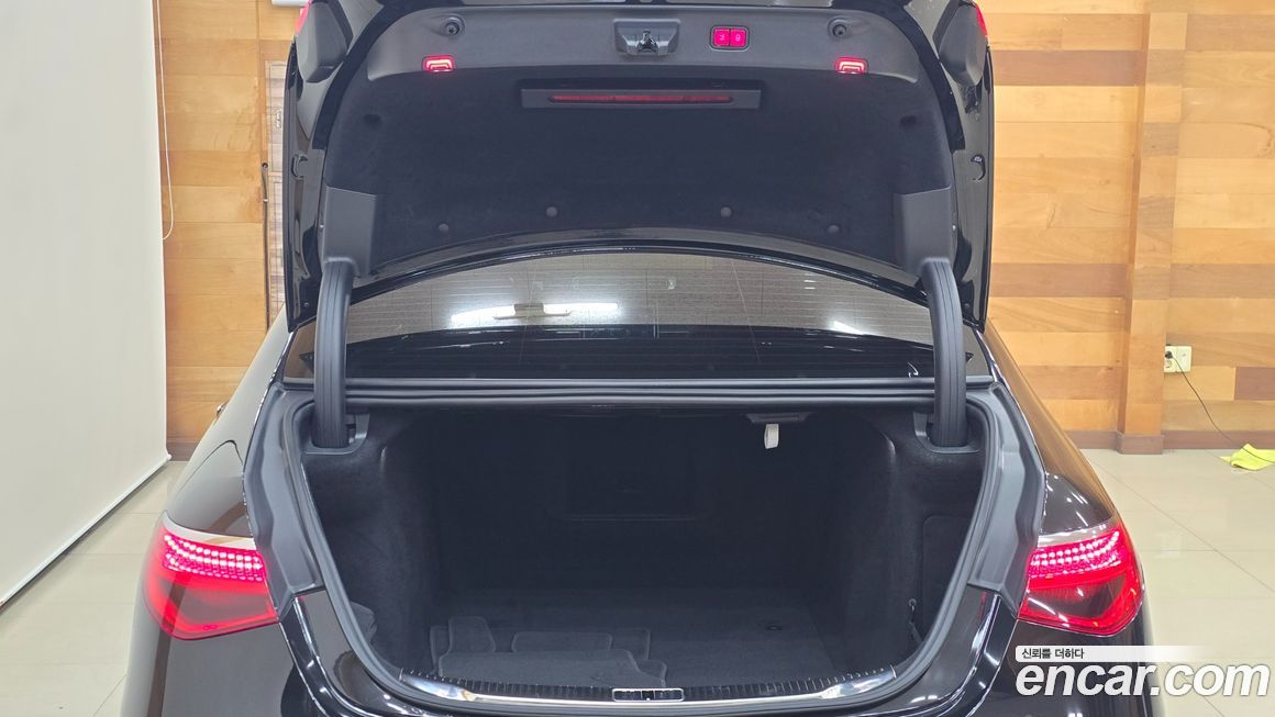 Mercedes-Benz S-Class 2022