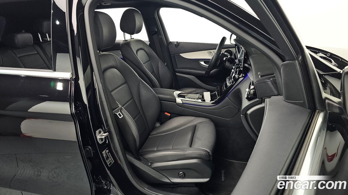 Mercedes-Benz GLC-Class 2021