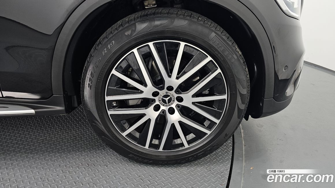 Mercedes-Benz GLC-Class 2021