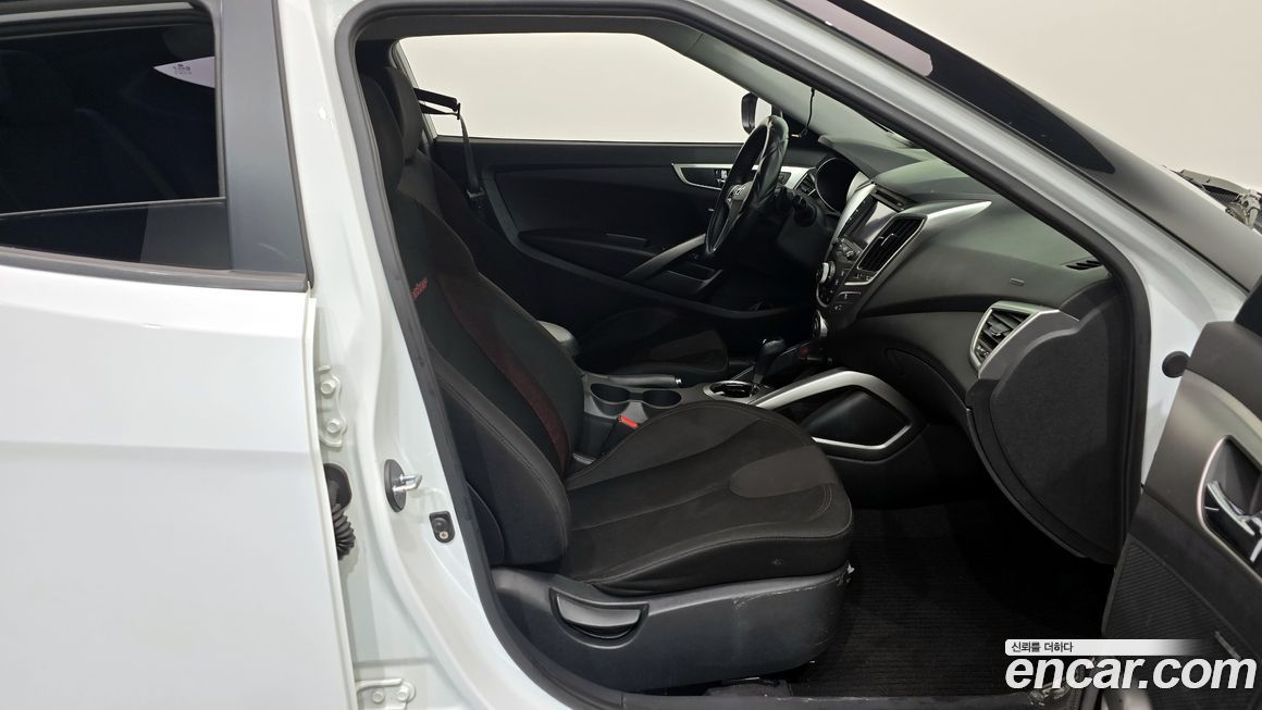 Hyundai Veloster 2012