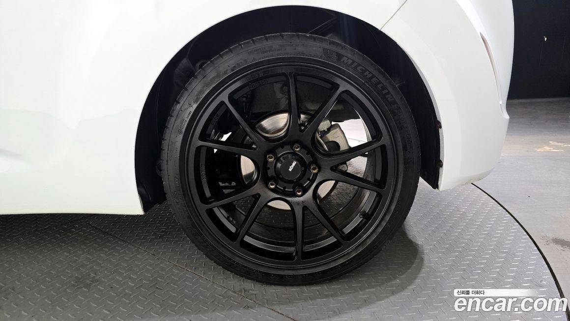 Hyundai Veloster 2012