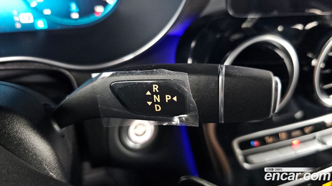 Mercedes-Benz GLC-Class 2021