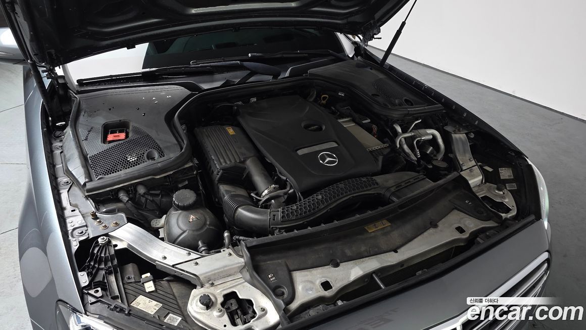 Mercedes-Benz E-Class 2021