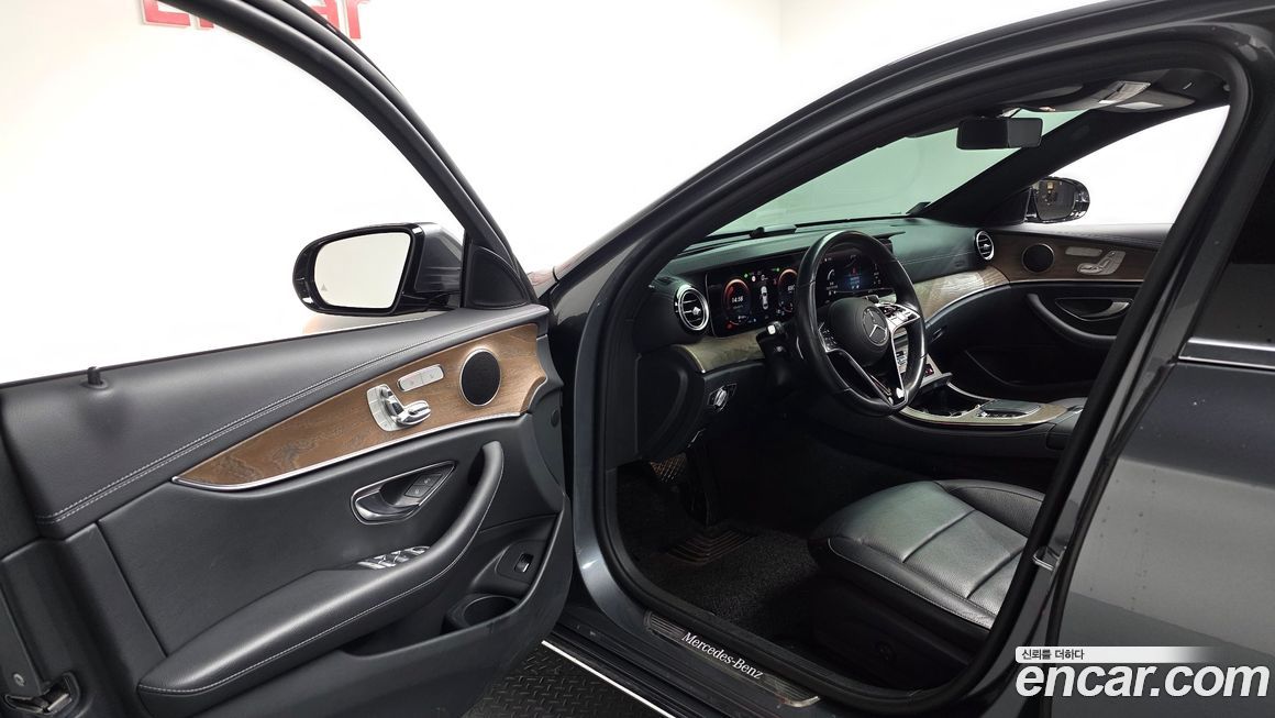 Mercedes-Benz E-Class 2021