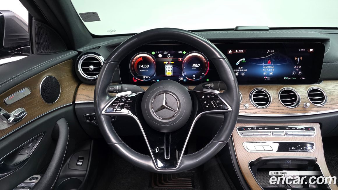 Mercedes-Benz E-Class 2021