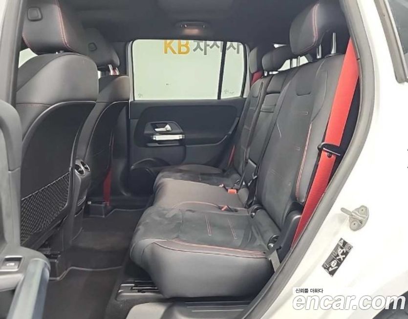 Mercedes-Benz GLB-Class 2023