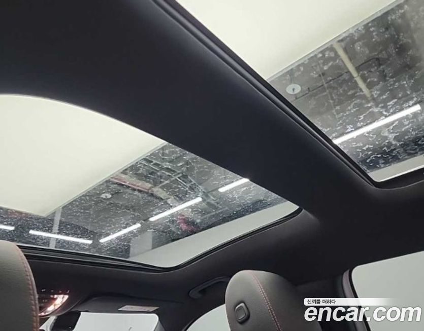 Mercedes-Benz GLB-Class 2023