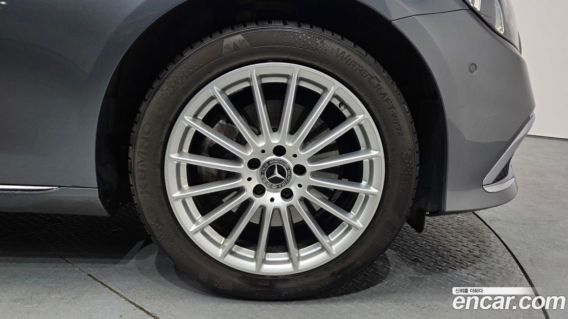 Mercedes-Benz E-Class 2021