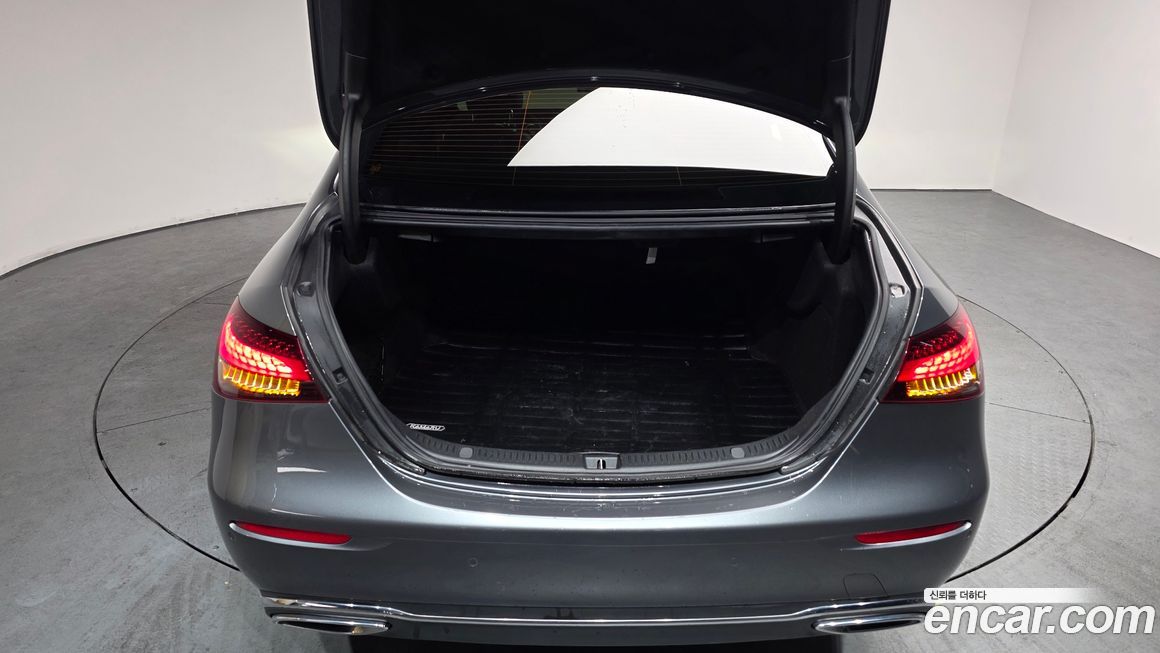 Mercedes-Benz E-Class 2021