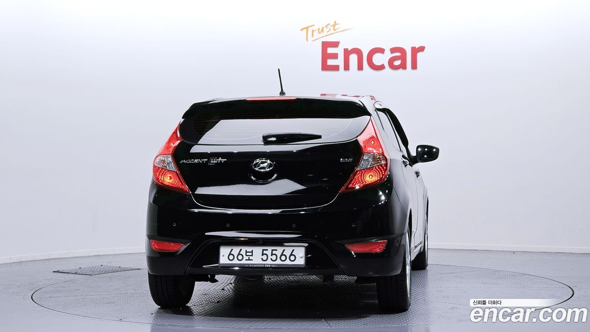 Hyundai Accent 2012