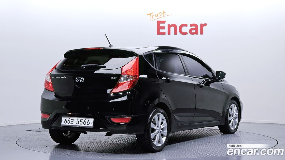 Hyundai Accent 2012