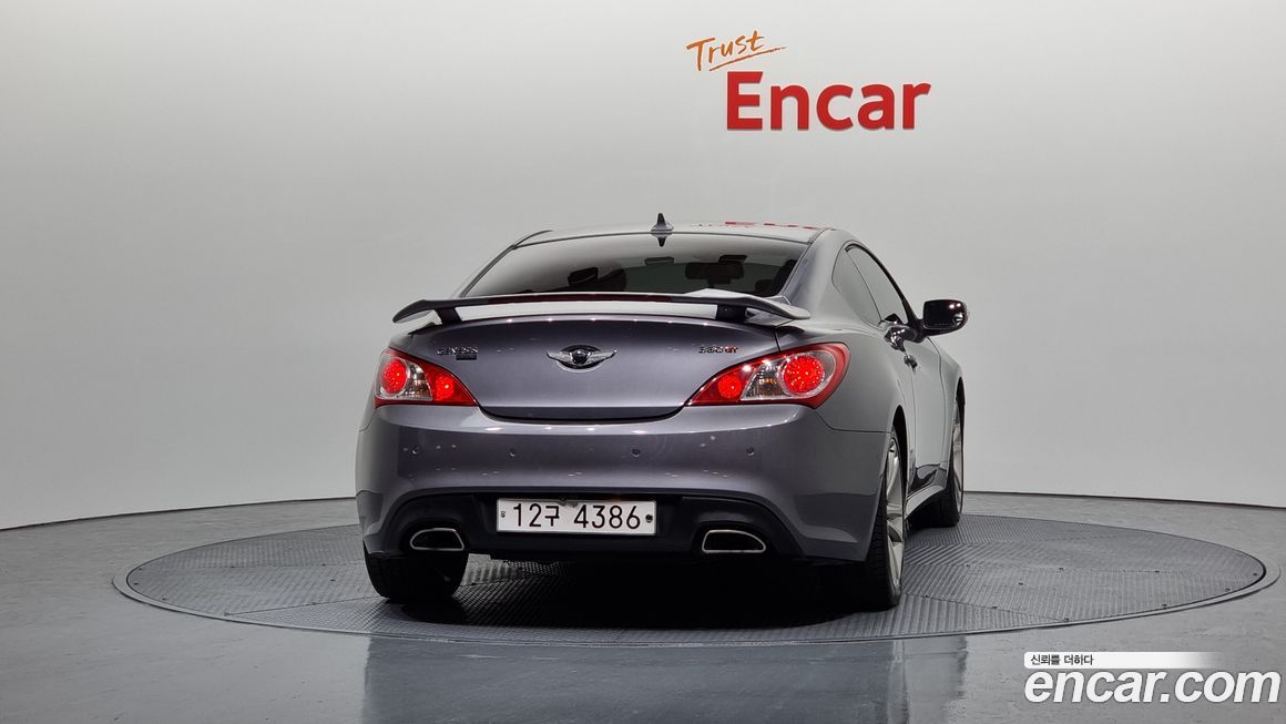 Hyundai Genesis 2010