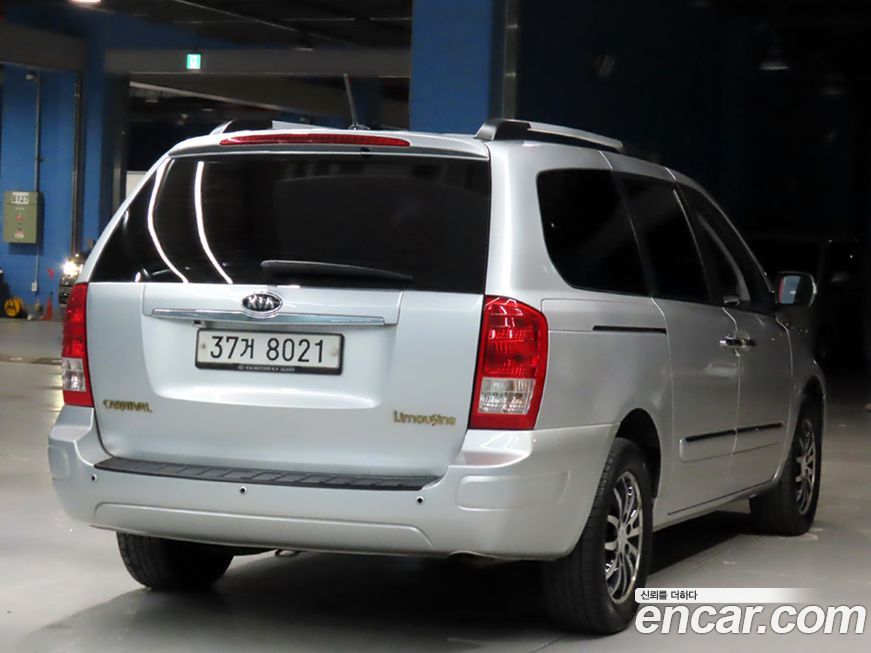 Kia Canival 2011