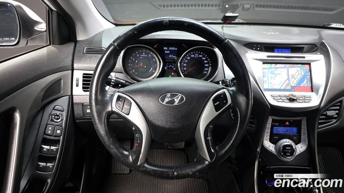 Hyundai AVANTE 2012