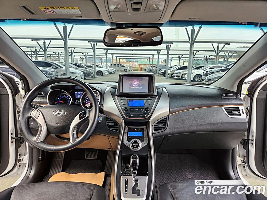 Hyundai AVANTE 2013