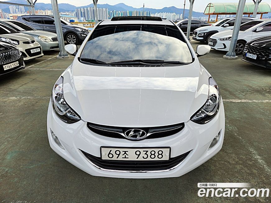 Hyundai AVANTE 2013