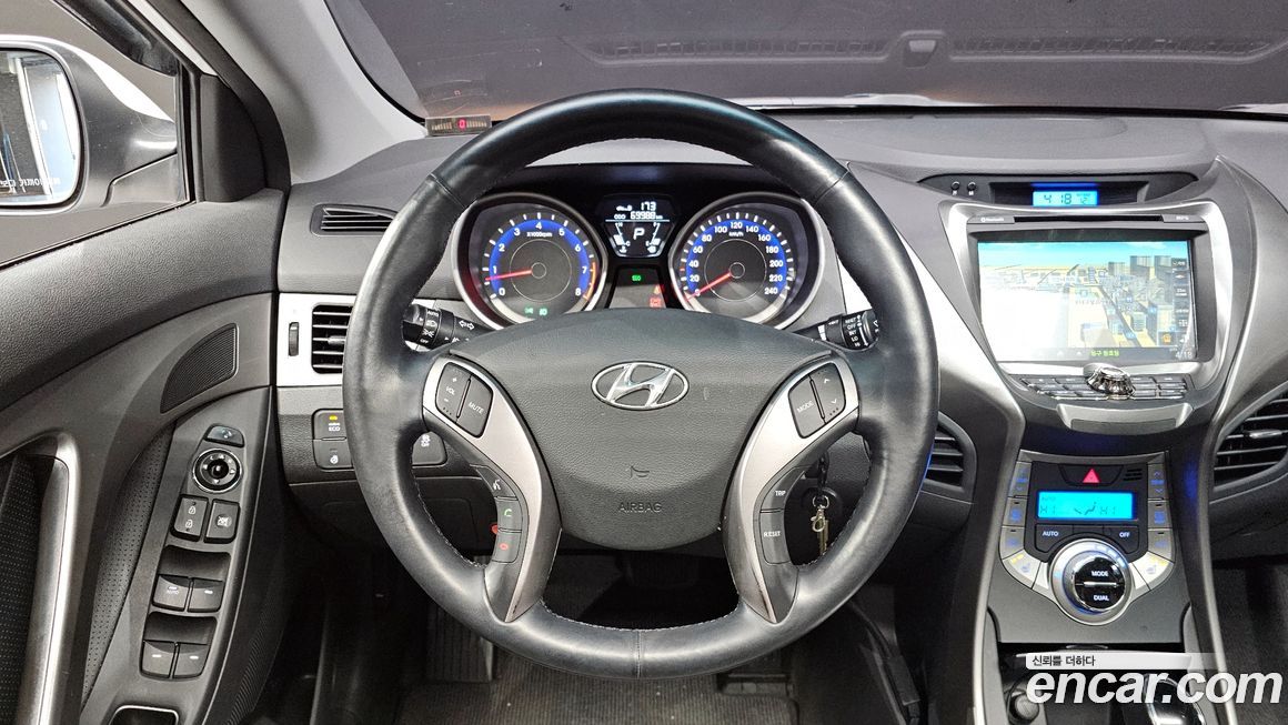 Hyundai AVANTE 2013