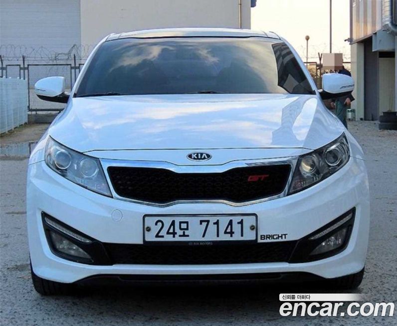 Kia K5 2011