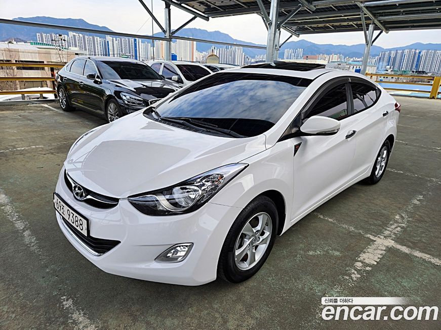 Hyundai AVANTE 2013