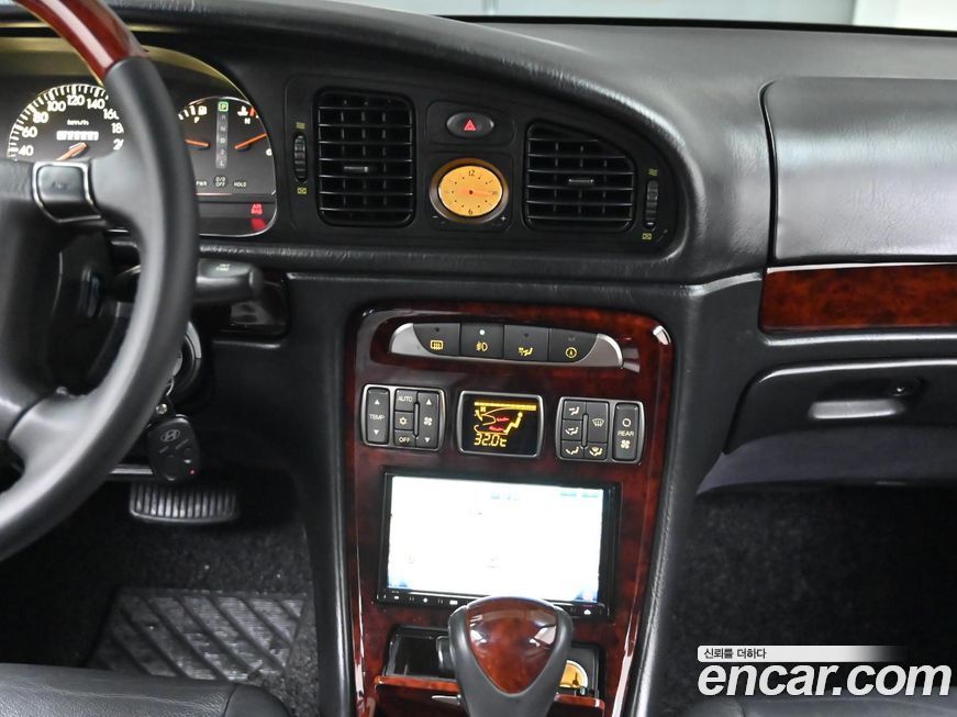 Hyundai Dynasty 2002