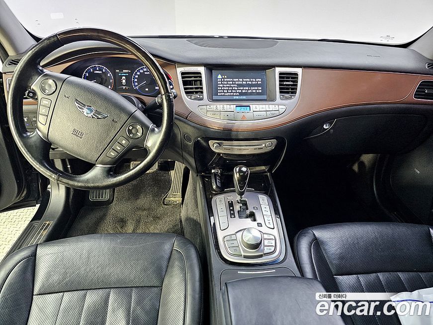 Hyundai Genesis 2012