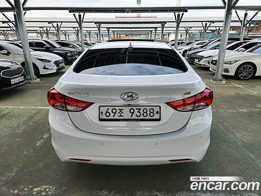 Hyundai AVANTE 2013
