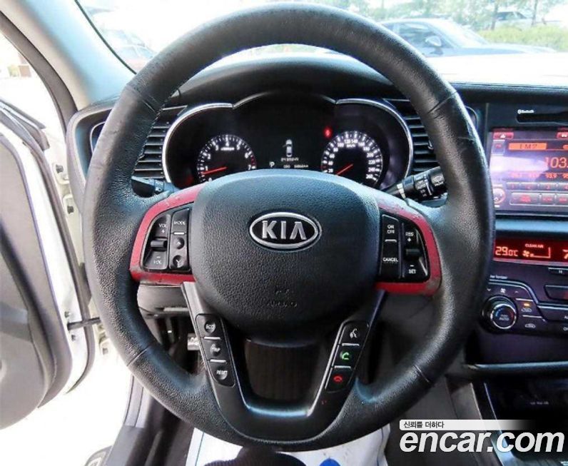 Kia K5 2011