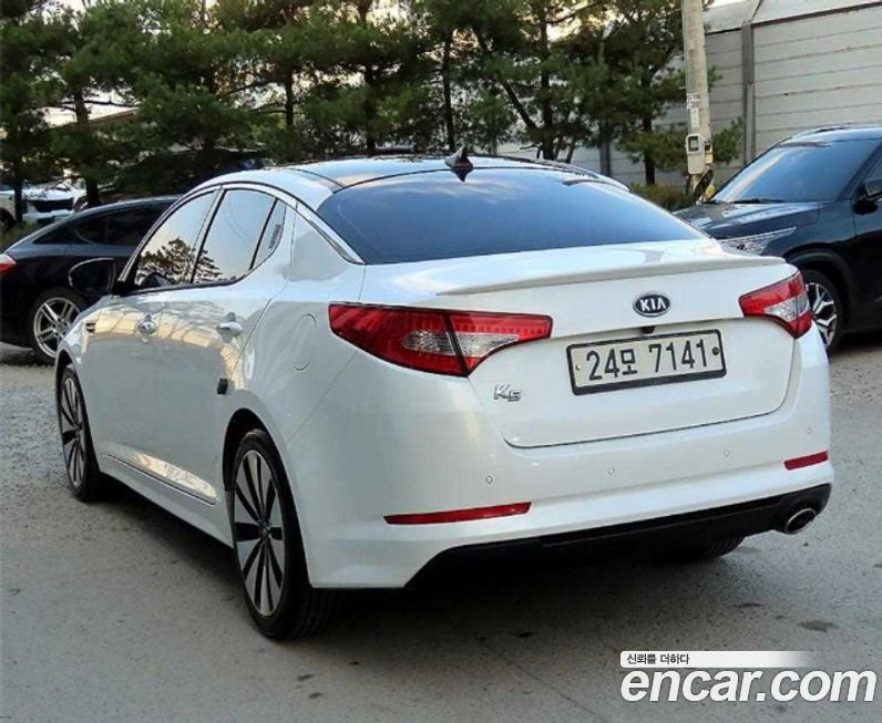Kia K5 2011