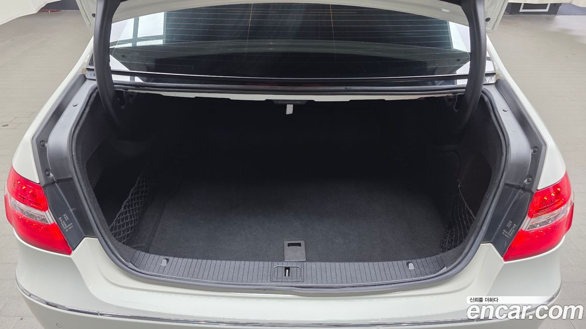 Mercedes-Benz E-Class 2012