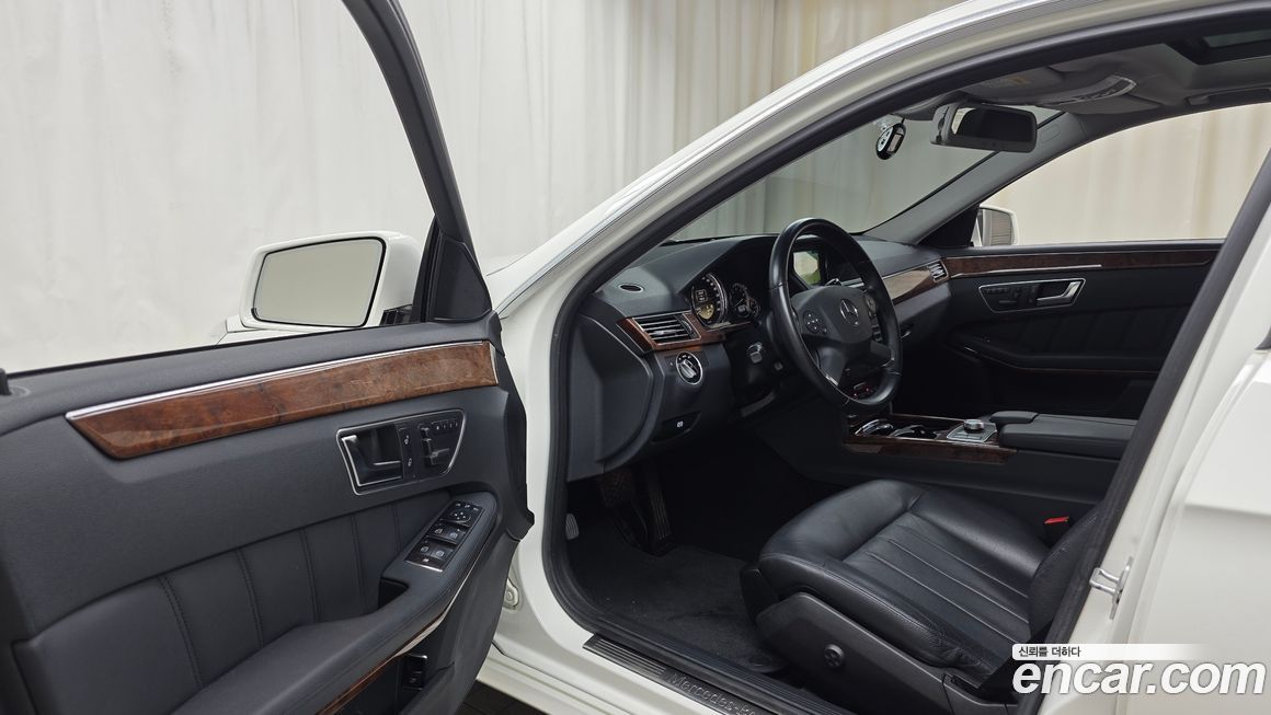 Mercedes-Benz E-Class 2012