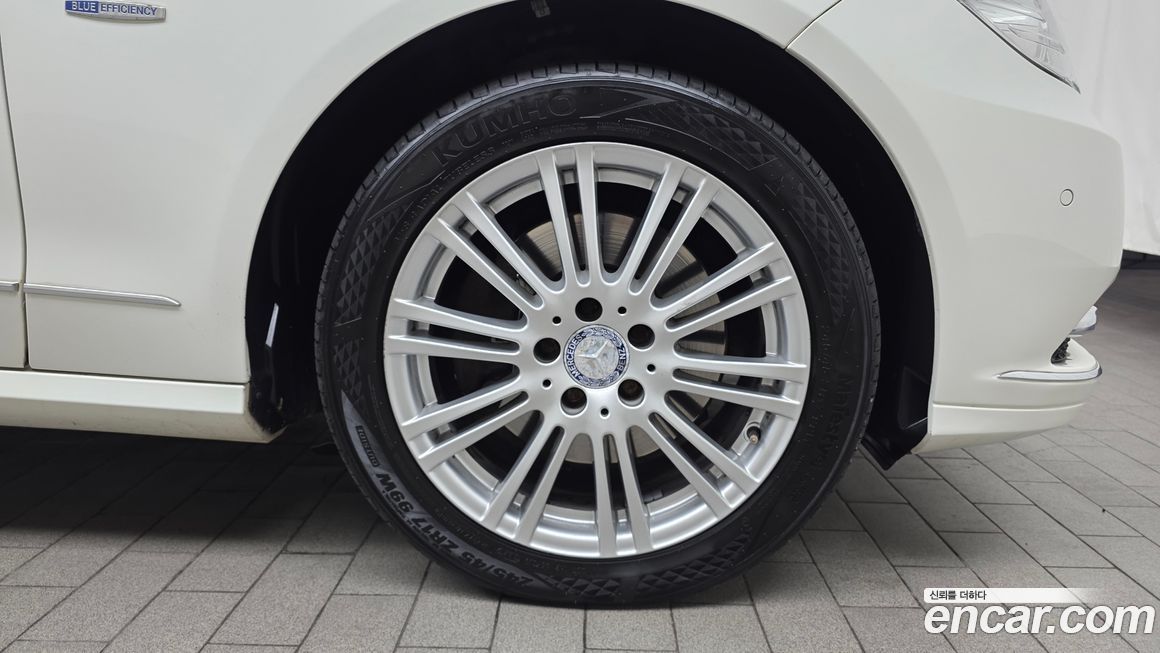 Mercedes-Benz E-Class 2012