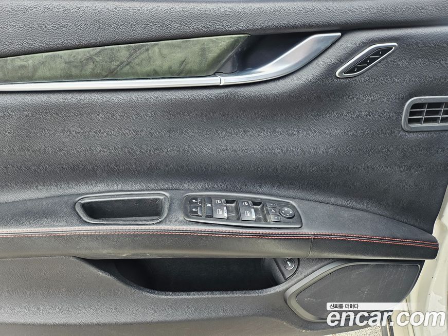 Maserati Ghibli 2015