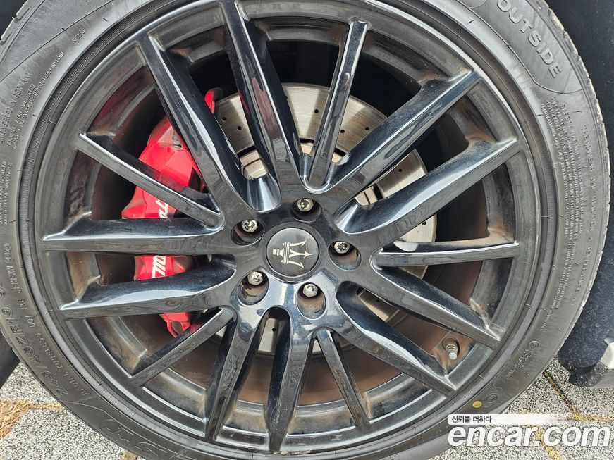 Maserati Ghibli 2015